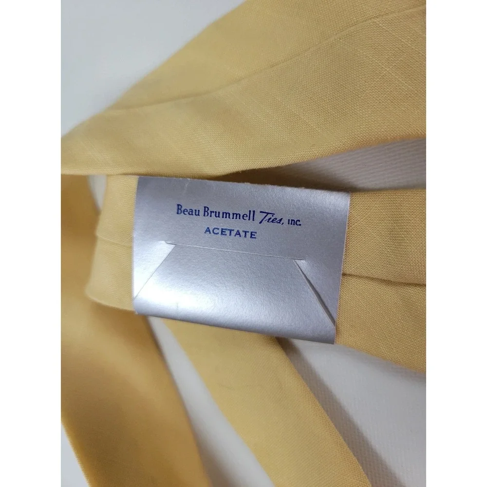 Vintage Beau Brummell Yellow Acetate Tie Embroidered Knight Square End 2.5 inch